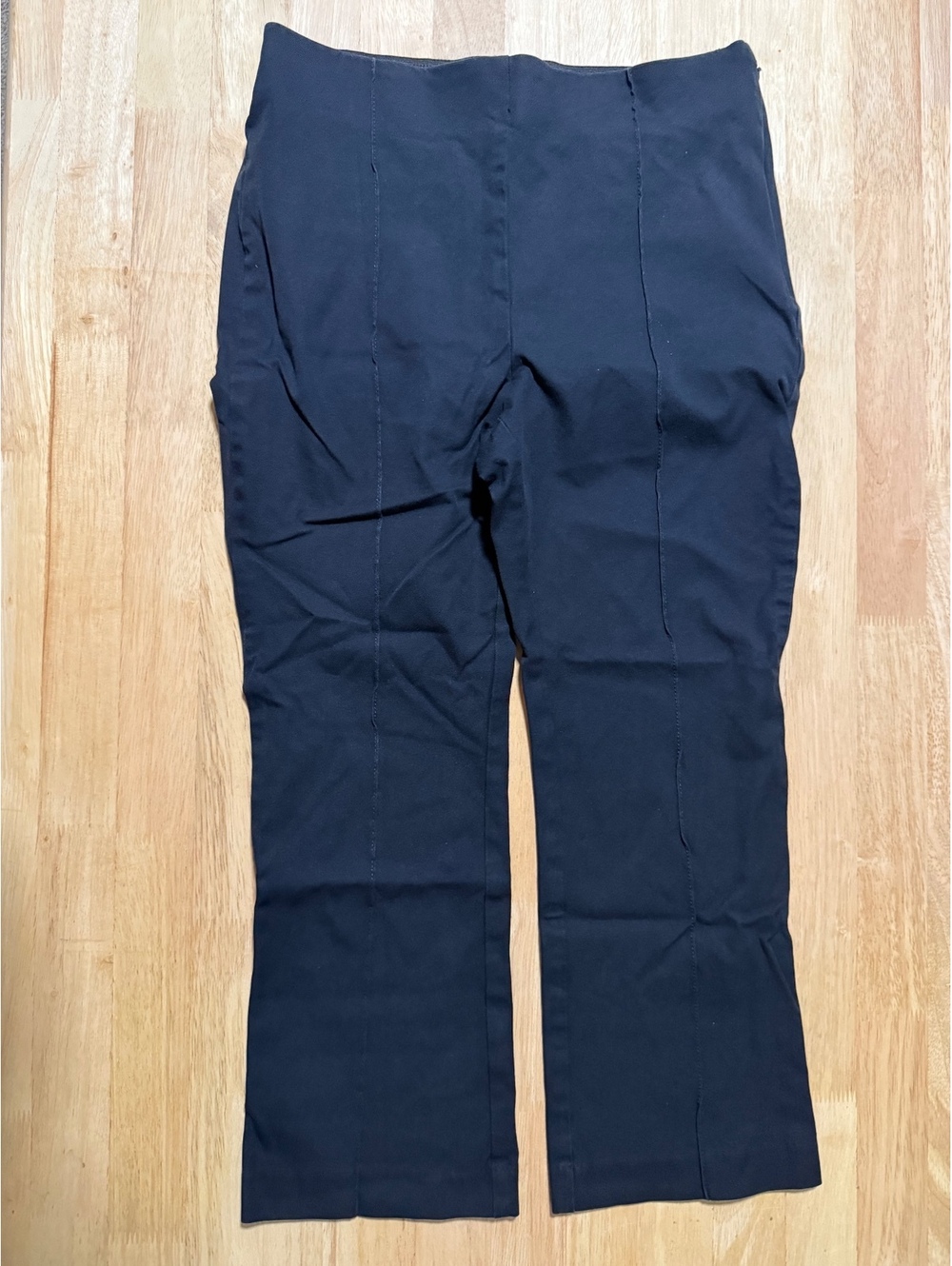 LOFT Outlet Women’s 10P Black High Rise Kick Crop Pants Petite